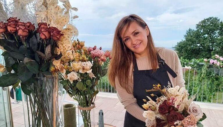 Fiori d’autunno: i colori caldi della natura nella nuova stagione TV di Interflora su Rete 4
