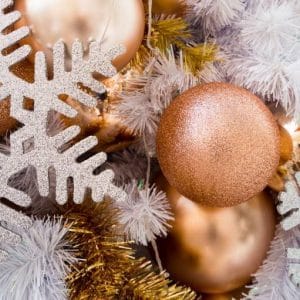 albero di natale bianco e bronzo come decorare l'albero di natale