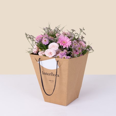 Congratulations with flower bag