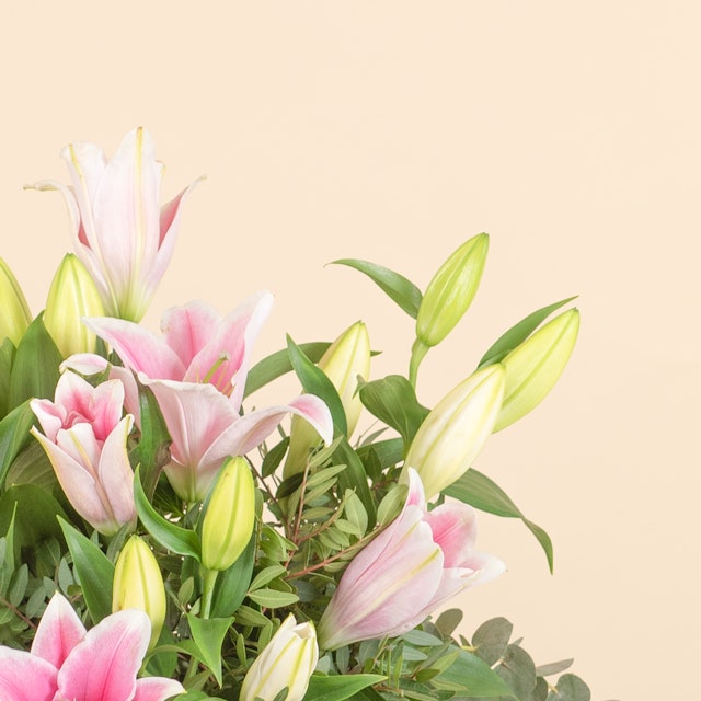 Bouquet di Gigli Bianchi e Rosa