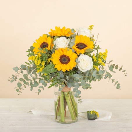 Girasoli e Rose Bianche